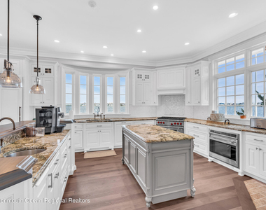 459 Normandy Drive - Photo Thumbnail 7
