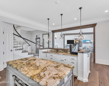 459 Normandy Drive - Photo Thumbnail 8