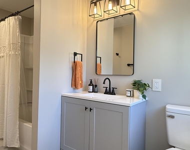 132 Tiller Avenue - Photo Thumbnail 21
