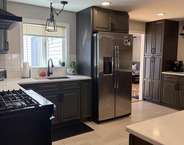 132 Tiller Avenue - Photo Thumbnail 4