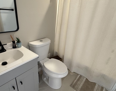 132 Tiller Avenue - Photo Thumbnail 13