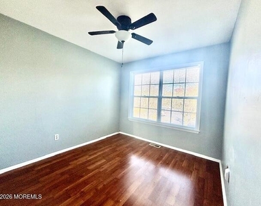 116 Wellington Court - Photo Thumbnail 14