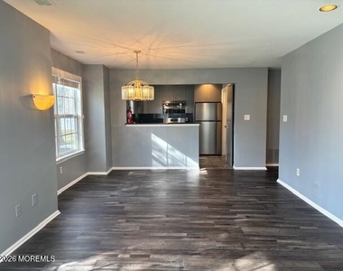 116 Wellington Court - Photo Thumbnail 10