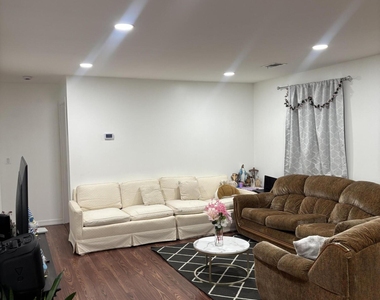 18-6 Augusta Court - Photo Thumbnail 4