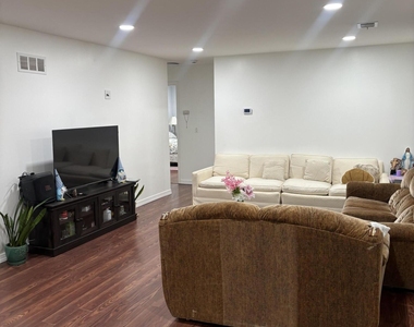 18-6 Augusta Court - Photo Thumbnail 3