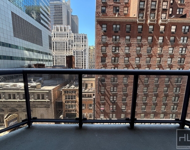 West 48th Street - Photo Thumbnail 3
