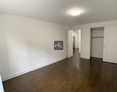 E 16 St - Photo Thumbnail 1