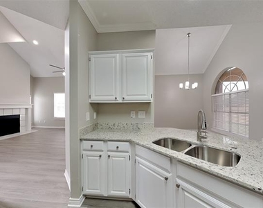 8101 Pacific Street - Photo Thumbnail 2
