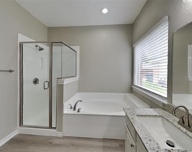 8101 Pacific Street - Photo Thumbnail 8