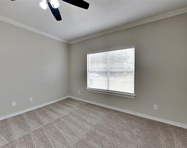 8101 Pacific Street - Photo Thumbnail 7