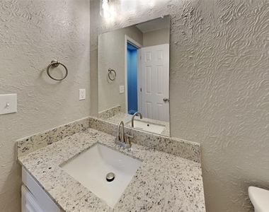 8101 Pacific Street - Photo Thumbnail 17