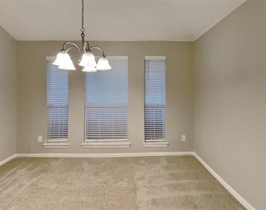 6213 Lennox Lane - Photo Thumbnail 6