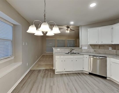 6213 Lennox Lane - Photo Thumbnail 5