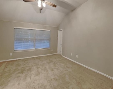 6213 Lennox Lane - Photo Thumbnail 8