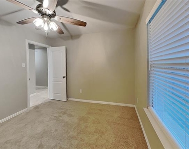 6213 Lennox Lane - Photo Thumbnail 12
