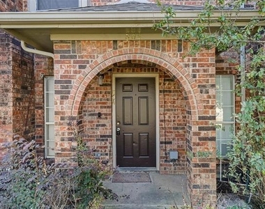 804 Custer Street - Photo Thumbnail 19