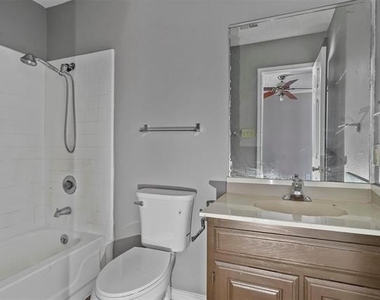 804 Custer Street - Photo Thumbnail 16