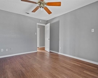 804 Custer Street - Photo Thumbnail 13