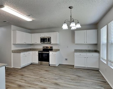 7900 Canoe Ridge Lane - Photo Thumbnail 5