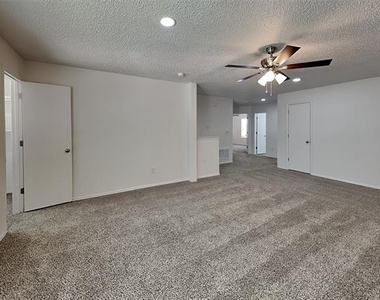 7900 Canoe Ridge Lane - Photo Thumbnail 17