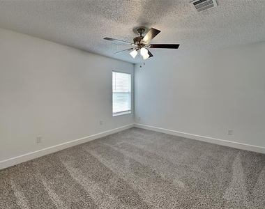 7900 Canoe Ridge Lane - Photo Thumbnail 13