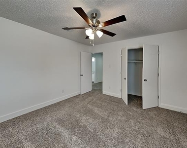7900 Canoe Ridge Lane - Photo Thumbnail 14