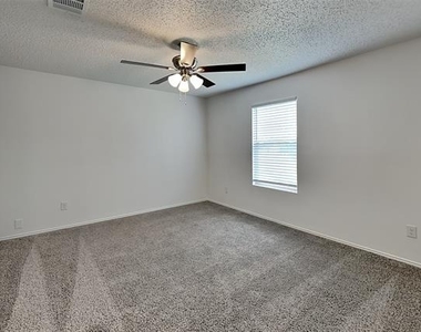 7900 Canoe Ridge Lane - Photo Thumbnail 11
