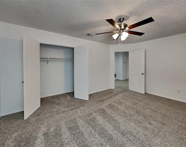 7900 Canoe Ridge Lane - Photo Thumbnail 10