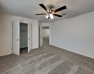7900 Canoe Ridge Lane - Photo Thumbnail 12