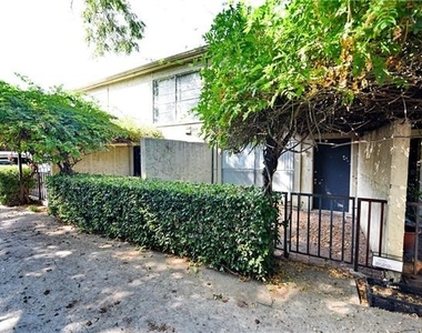 4431 Travis Street - Photo Thumbnail 18