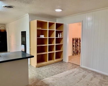 4809 Wheelock Drive - Photo Thumbnail 10