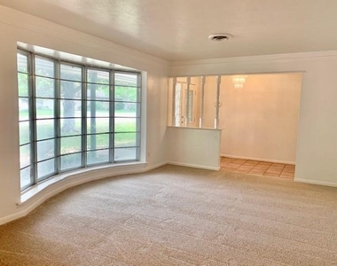 4809 Wheelock Drive - Photo Thumbnail 3