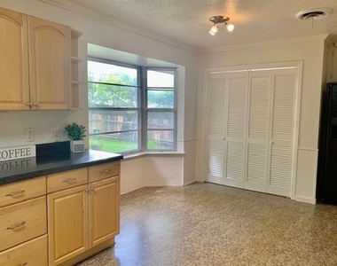 4809 Wheelock Drive - Photo Thumbnail 7