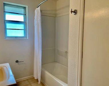 4809 Wheelock Drive - Photo Thumbnail 16
