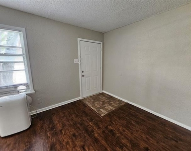 6363 Hollis Avenue - Photo Thumbnail 5