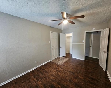 6363 Hollis Avenue - Photo Thumbnail 10