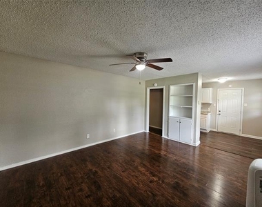 6363 Hollis Avenue - Photo Thumbnail 6