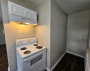 6363 Hollis Avenue - Photo Thumbnail 2