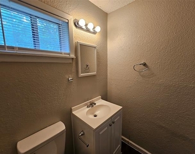 6363 Hollis Avenue - Photo Thumbnail 9