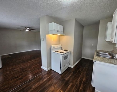 6363 Hollis Avenue - Photo Thumbnail 3