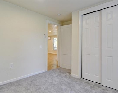 300 Meadow Park Drive - Photo Thumbnail 18
