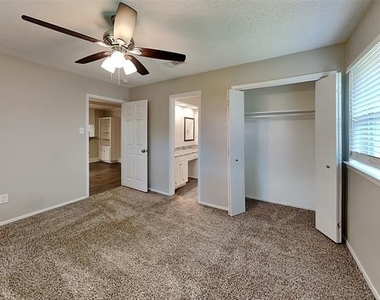 2137 Mountainview Drive - Photo Thumbnail 13