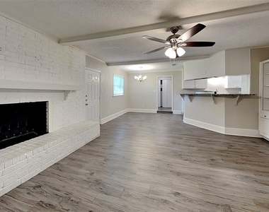2137 Mountainview Drive - Photo Thumbnail 4