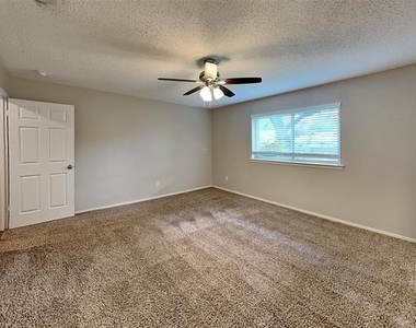 2137 Mountainview Drive - Photo Thumbnail 8