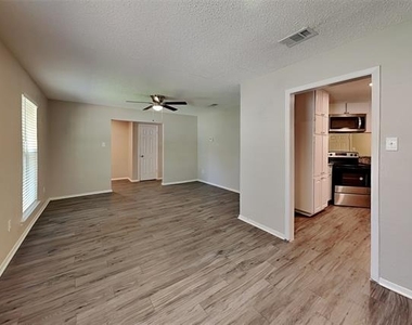 2137 Mountainview Drive - Photo Thumbnail 3