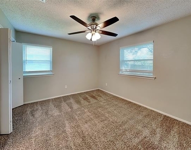2137 Mountainview Drive - Photo Thumbnail 12