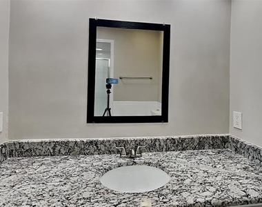2137 Mountainview Drive - Photo Thumbnail 10