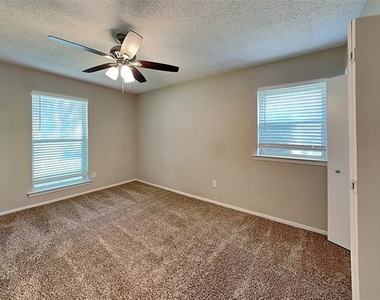 2137 Mountainview Drive - Photo Thumbnail 15