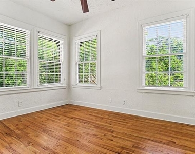 4515 Swiss Avenue - Photo Thumbnail 12
