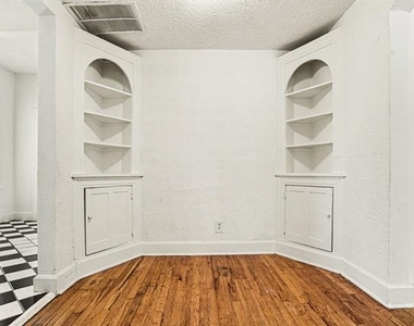 4515 Swiss Avenue - Photo Thumbnail 8